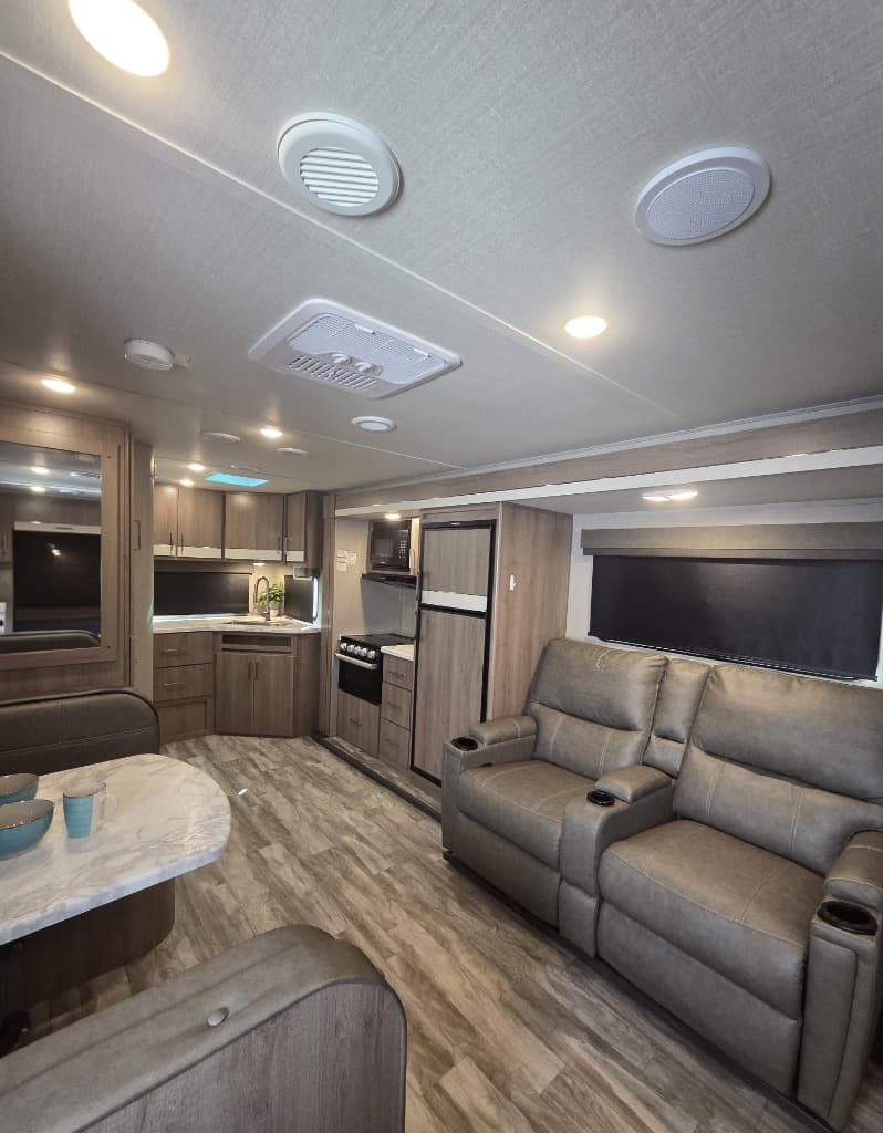 2022 Grand Design 2022 Grand Design Imagine XLS - thumbnail 5