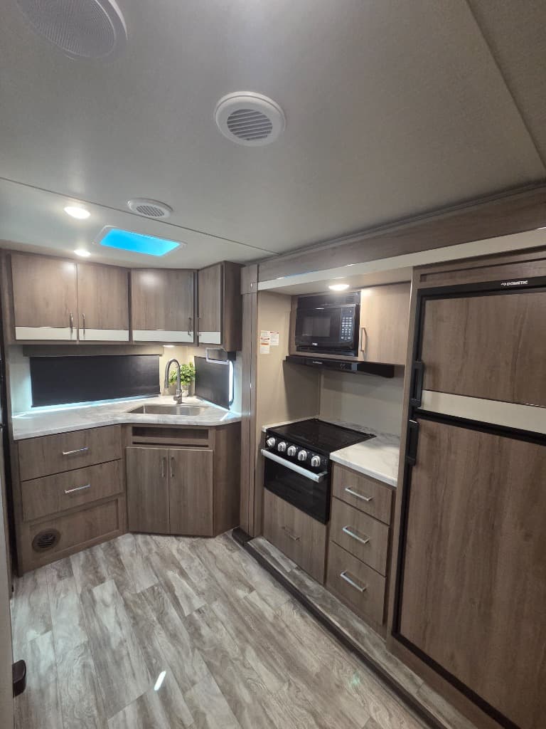 2022 Grand Design 2022 Grand Design Imagine XLS - thumbnail 9