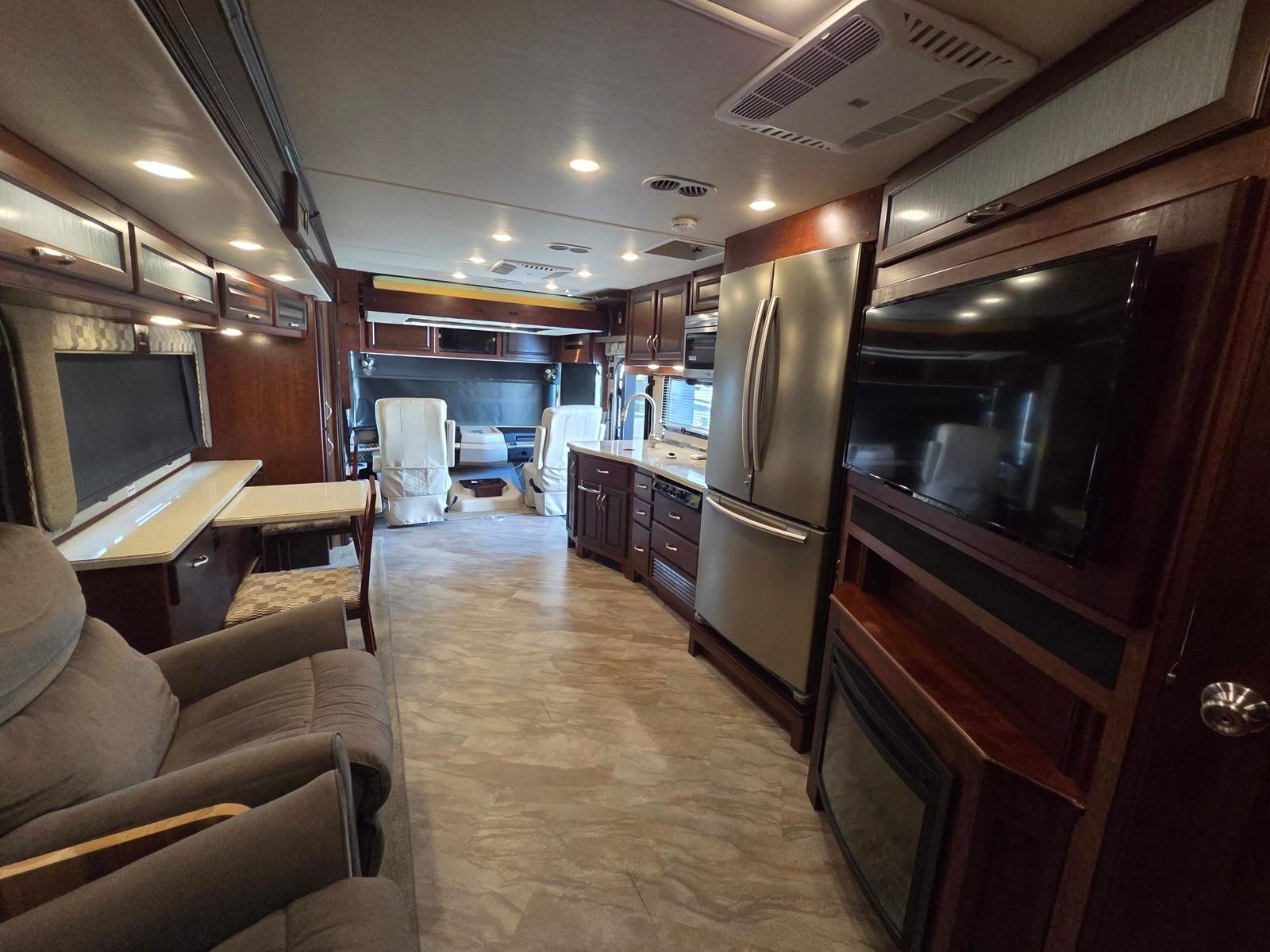 2017 Fleetwood 2017 Fleetwood Bounder - thumbnail 7