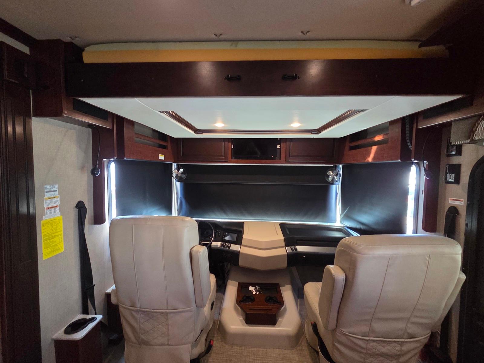 2017 Fleetwood 2017 Fleetwood Bounder - thumbnail 9
