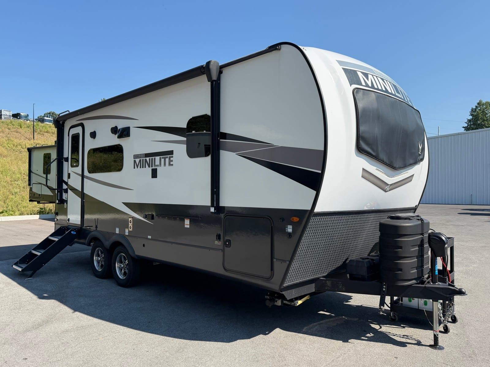 2024 Forest River Rockwood Mini Lite 2205S