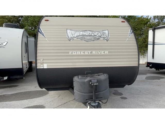 2017 Forest River 2017 Forest River Wildwood FSX - thumbnail 3