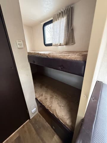 2017 Forest River 2017 Forest River Wildwood FSX - thumbnail 23