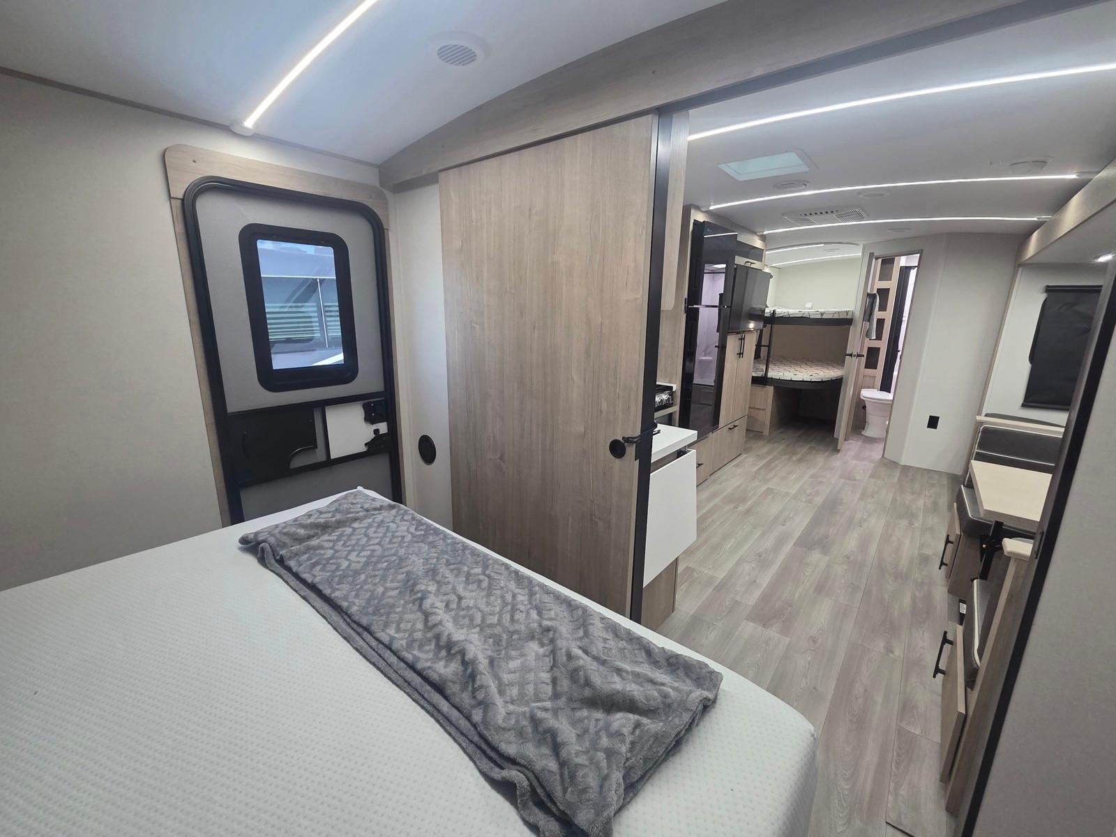 2026 Grand Design 2026 Grand Design Imagine - thumbnail 14