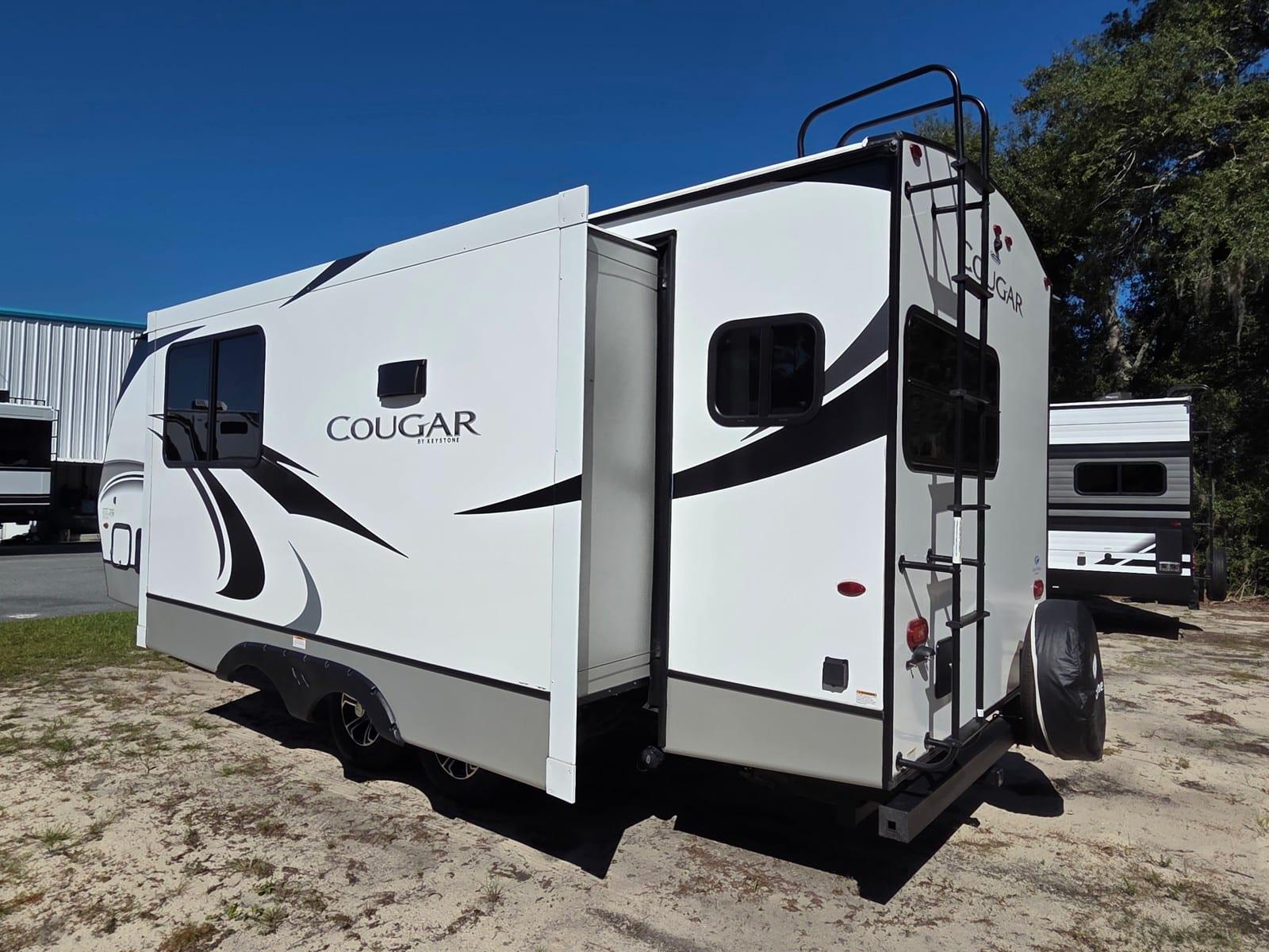2022 Keystone 2022 Keystone Cougar - thumbnail 6