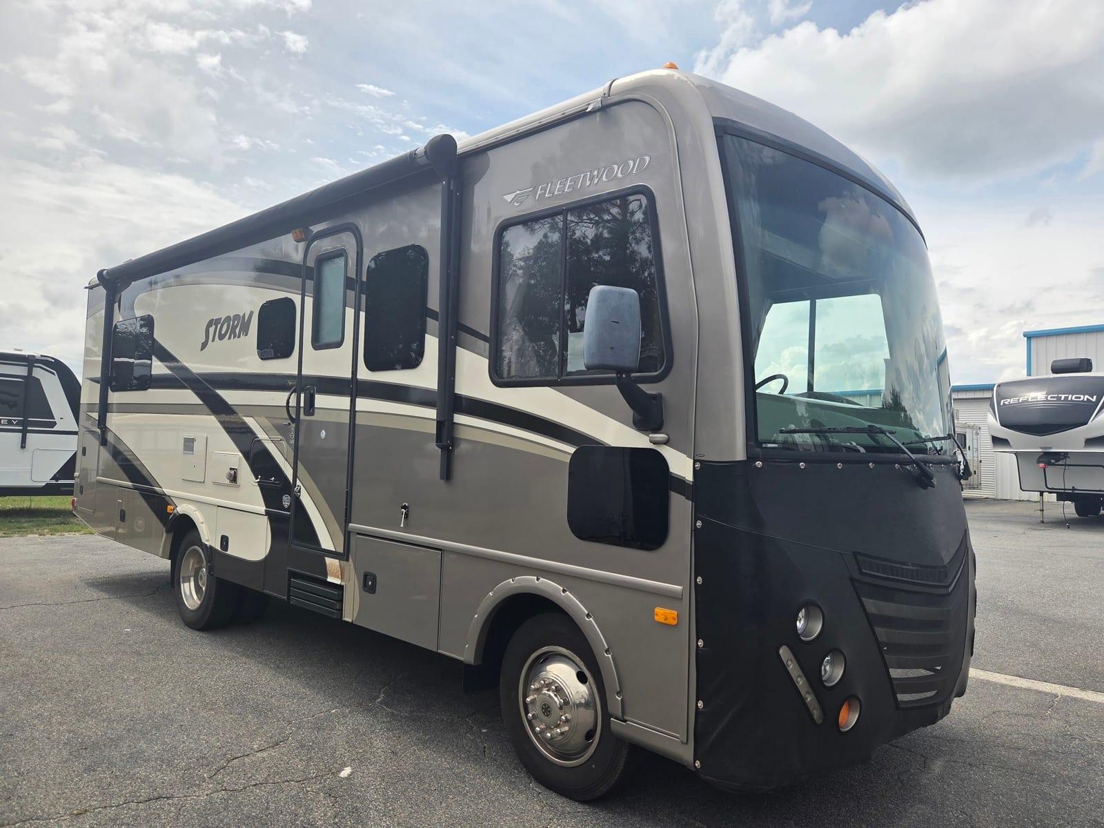 2016 Fleetwood Storm 26D