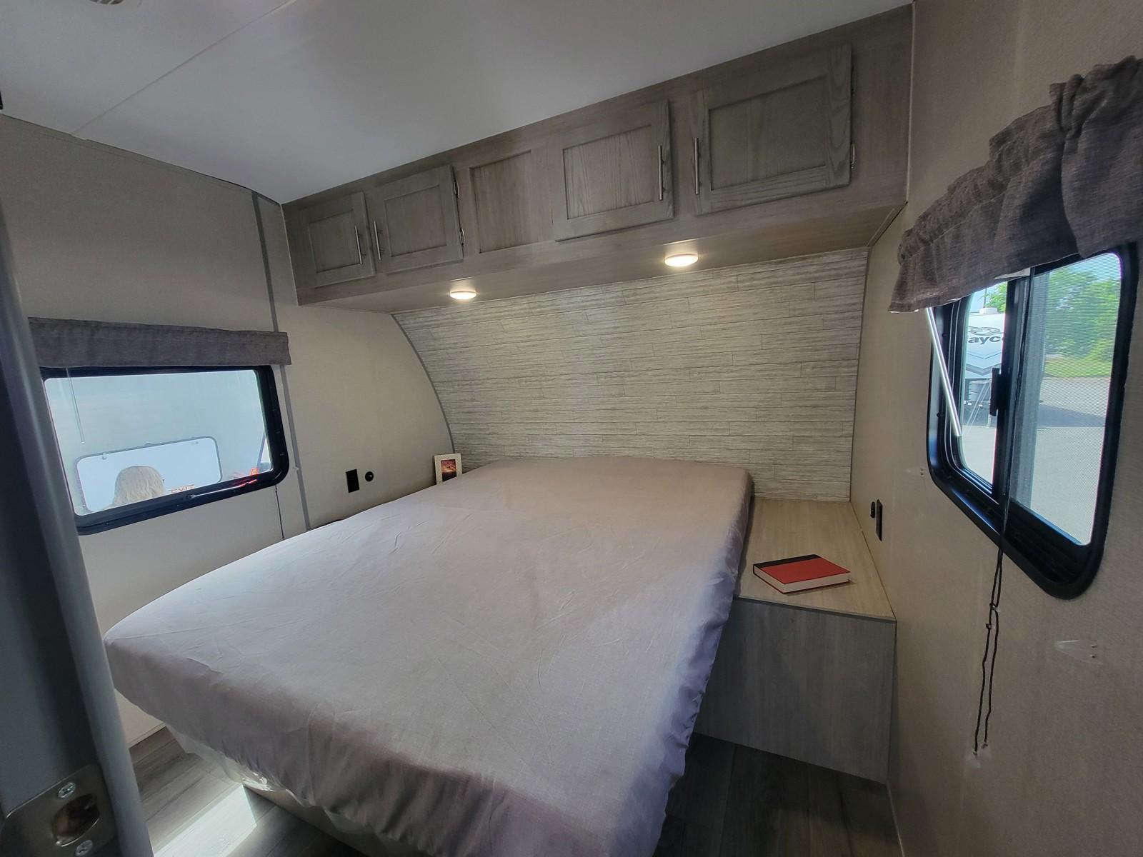2023 Coachmen 2023 Coachmen Catalina Legacy - thumbnail 33