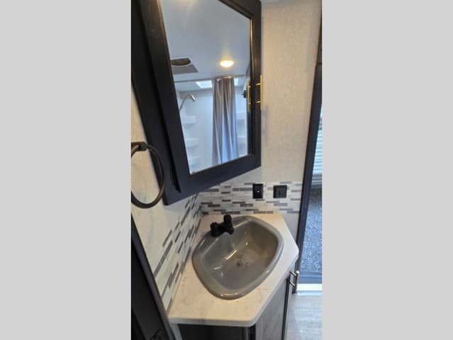 2022 Forest River 2022 Forest River Cherokee Grey Wolf - thumbnail 17