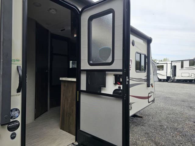 2019 Coleman 2019 Coleman  Light LX - thumbnail 10