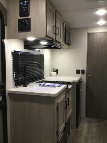 2024 Coachmen 2024 Coachmen Catalina Summit Series 7 - thumbnail 14