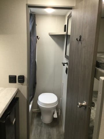 2024 Coachmen 2024 Coachmen Catalina Summit Series 7 - thumbnail 18