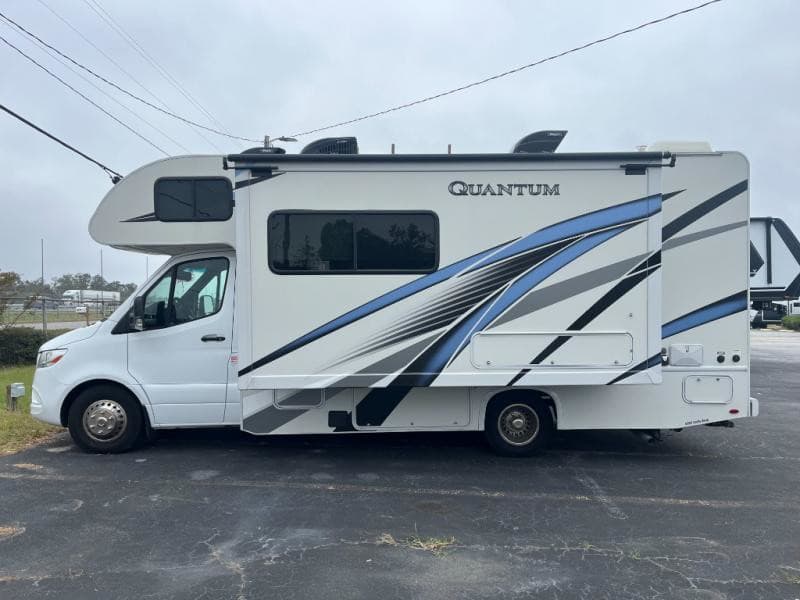 2023 Thor Motor Coach 2023 Thor Motor Coach Quantum - thumbnail 4