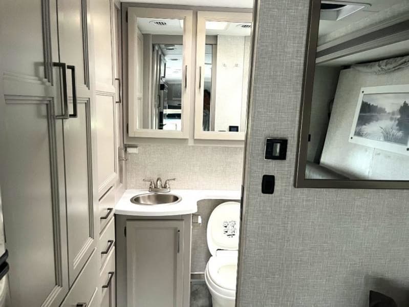 2023 Thor Motor Coach 2023 Thor Motor Coach Quantum - thumbnail 18