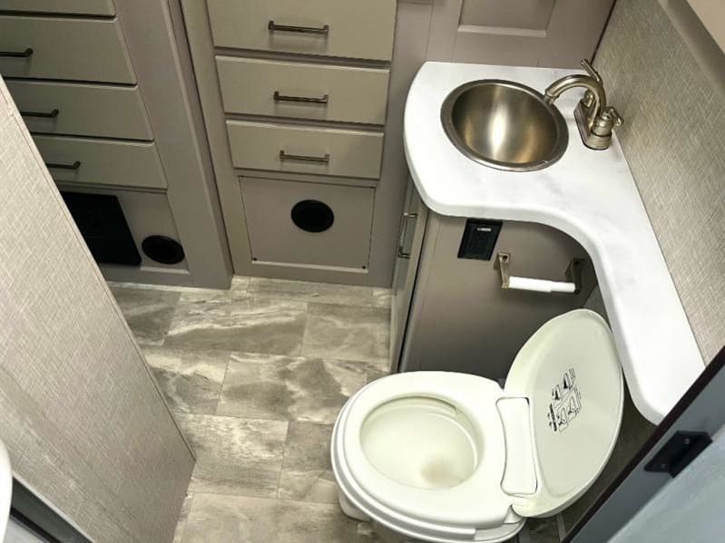 2023 Thor Motor Coach 2023 Thor Motor Coach Quantum - thumbnail 20