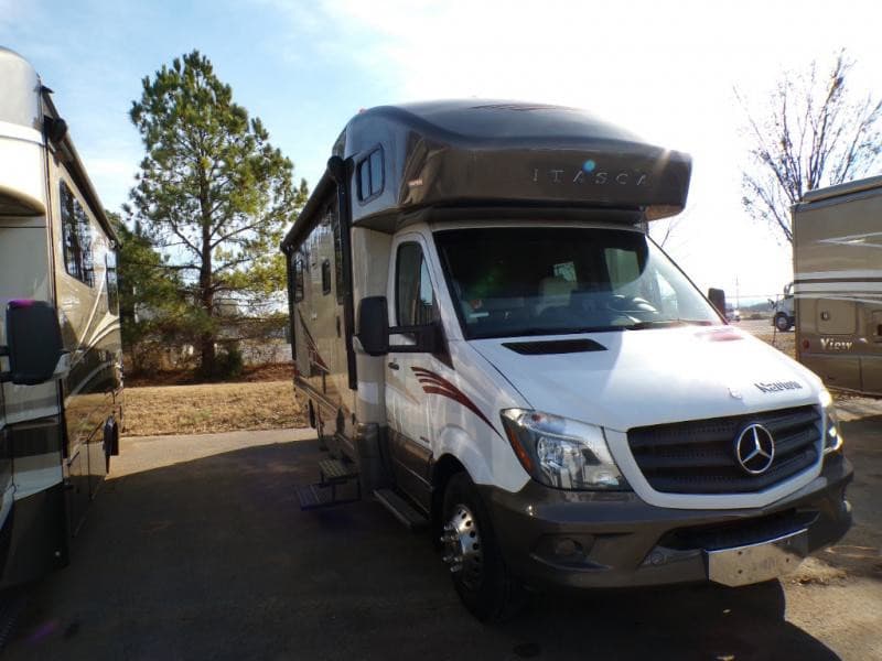 2015 Itasca Navion 24J