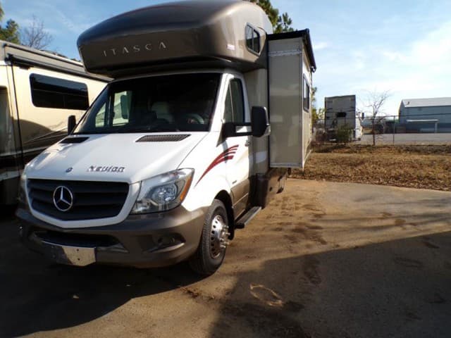 2015 Itasca 2015 Itasca Navion - thumbnail 3