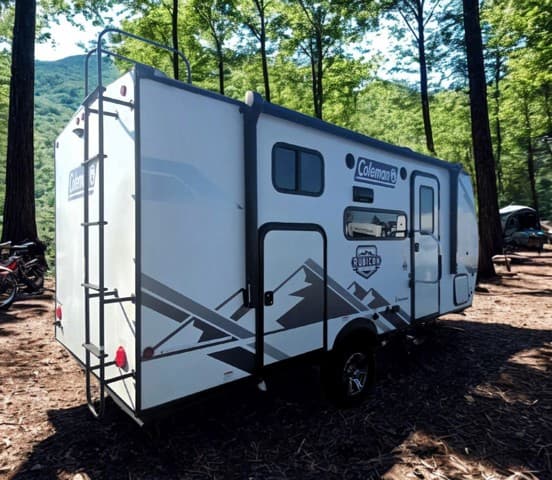 2022 Dutchmen 2022 Dutchmen Rubicon - thumbnail 3