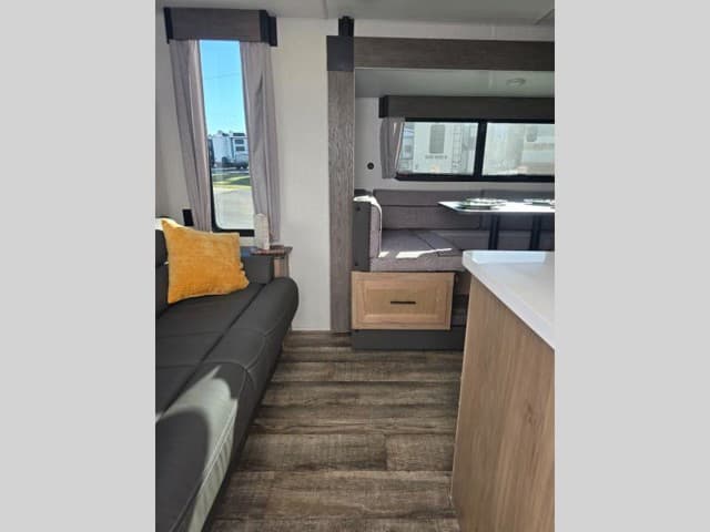 2024 Forest River 2024 Forest River Cherokee Grey Wolf Black Label - thumbnail 6