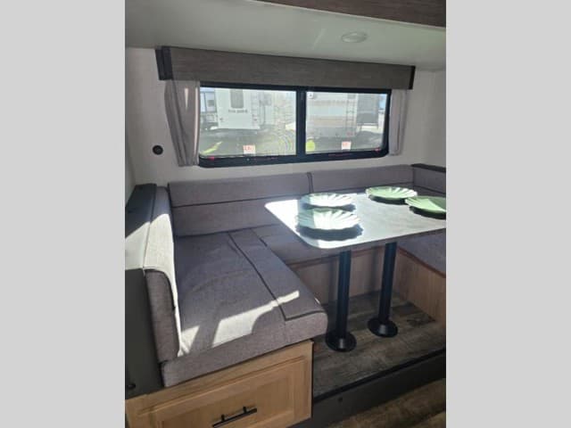 2024 Forest River 2024 Forest River Cherokee Grey Wolf Black Label - thumbnail 7