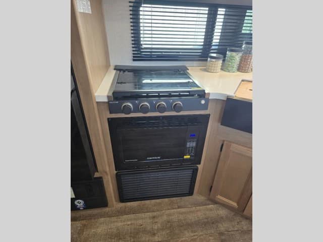 2024 Forest River 2024 Forest River Cherokee Grey Wolf Black Label - thumbnail 15