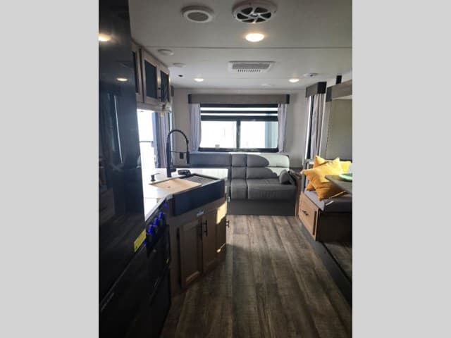 2024 Forest River 2024 Forest River Cherokee Grey Wolf Black Label - thumbnail 17