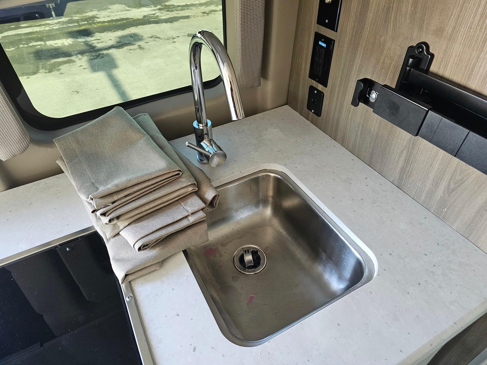 2022 Thor Motor Coach 2022 Thor Motor Coach Rize - thumbnail 15