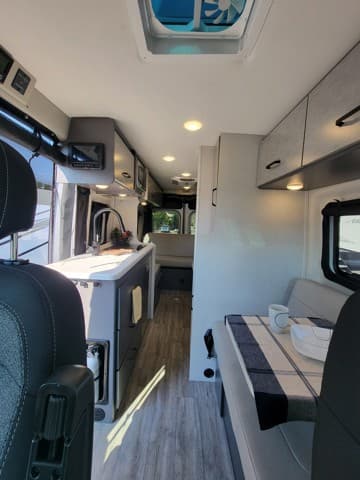 2023 Thor Motor Coach 2023 Thor Motor Coach Dazzle - thumbnail 14