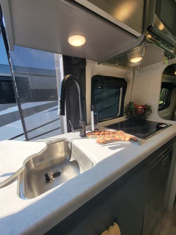 2023 Thor Motor Coach 2023 Thor Motor Coach Dazzle - thumbnail 21