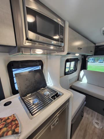 2023 Thor Motor Coach 2023 Thor Motor Coach Dazzle - thumbnail 23