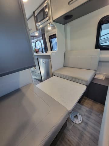 2023 Thor Motor Coach 2023 Thor Motor Coach Dazzle - thumbnail 32