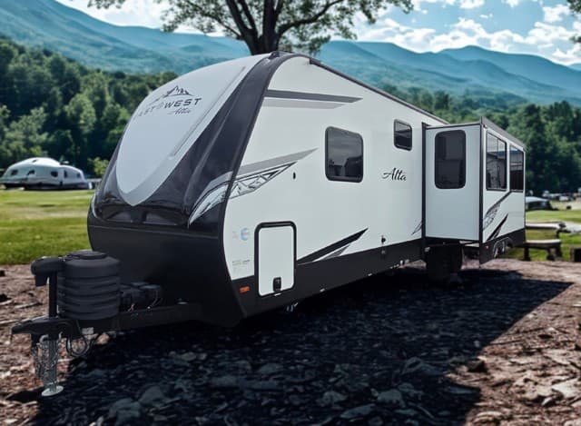 2024 East to West 2024 East to West Alta - thumbnail 4