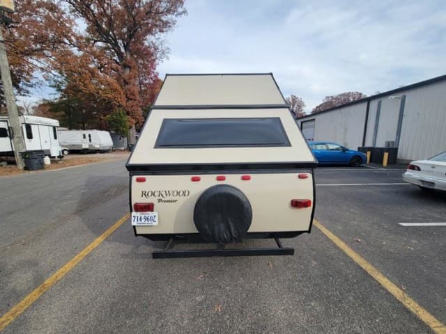 2016 Forest River 2016 Forest River Rockwood Premier - thumbnail 4