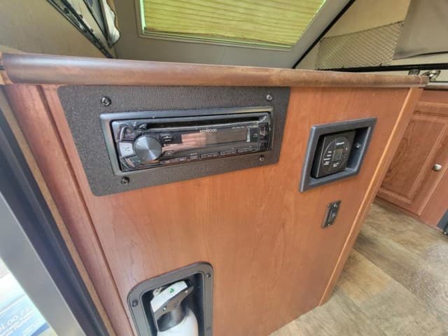 2016 Forest River 2016 Forest River Rockwood Premier - thumbnail 18