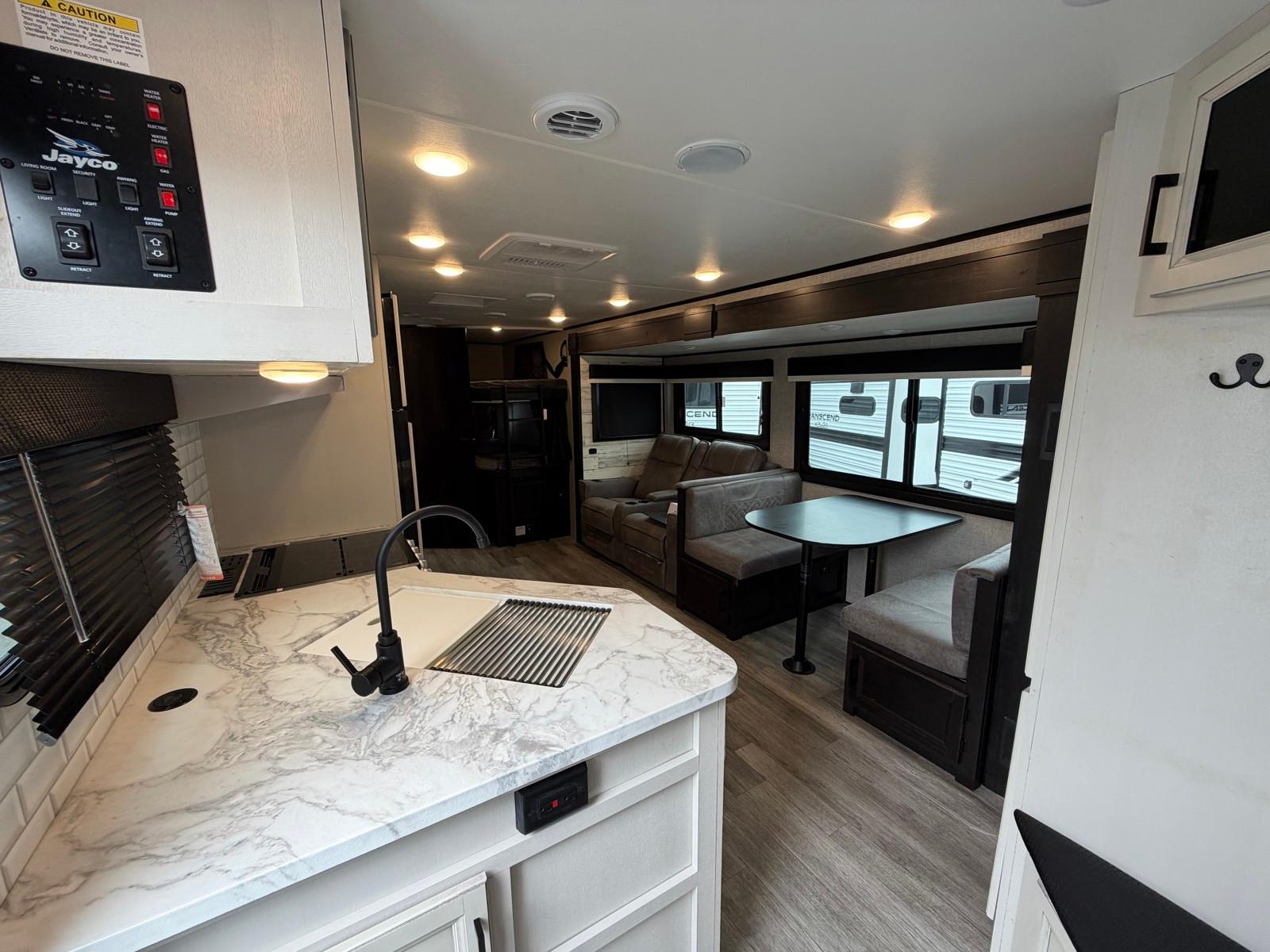 2023 Jayco 2023 Jayco Jay Feather - thumbnail 9
