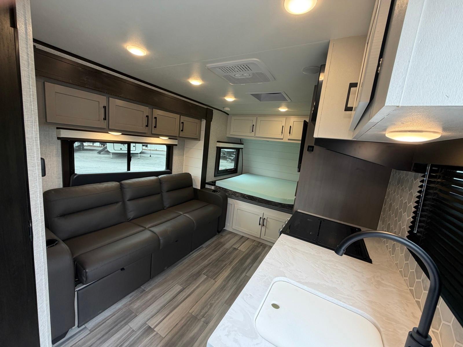 2024 Jayco 2024 Jayco Jay Feather - thumbnail 9