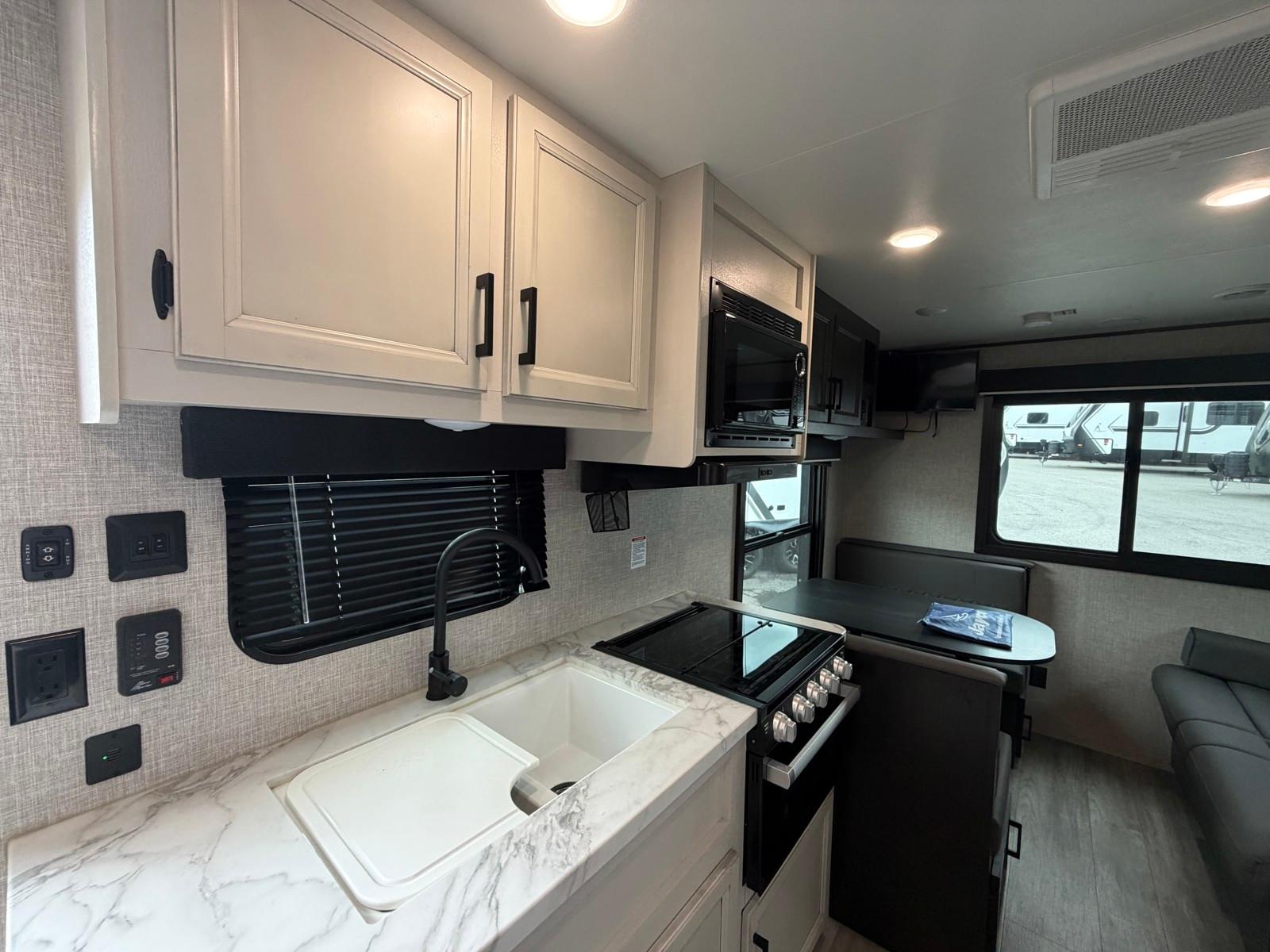 2023 Jayco 2023 Jayco Jay Flight - thumbnail 8