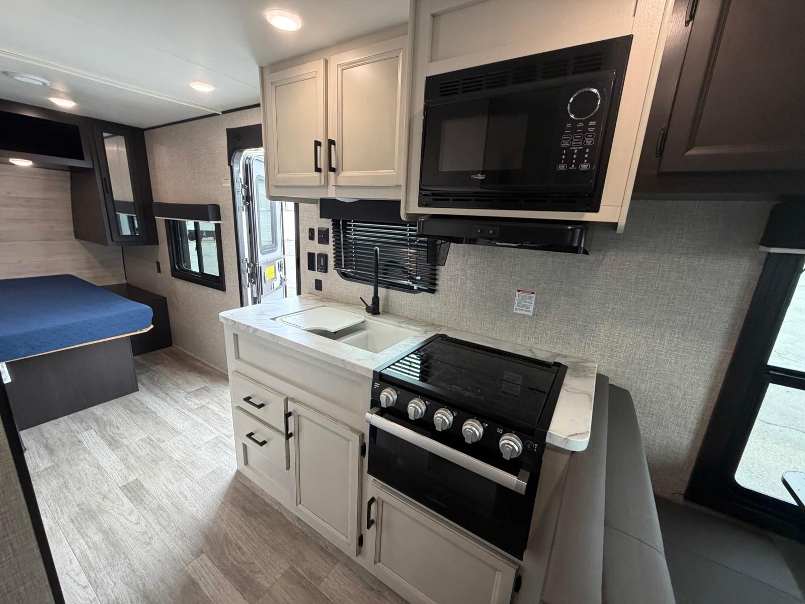 2023 Jayco 2023 Jayco Jay Flight - thumbnail 9