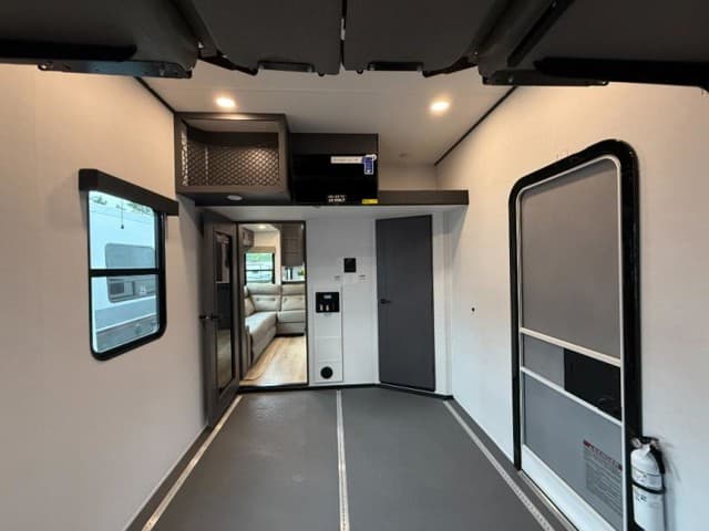 2025 Alliance RV 2025 Alliance RV Valor - thumbnail 17