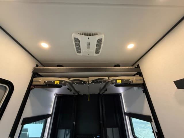 2025 Alliance RV 2025 Alliance RV Valor - thumbnail 20