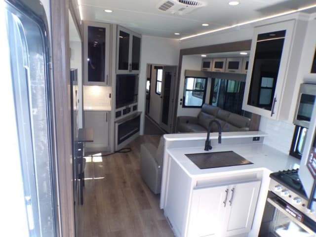 2026 Alliance RV 2026 Alliance RV Valor - thumbnail 21