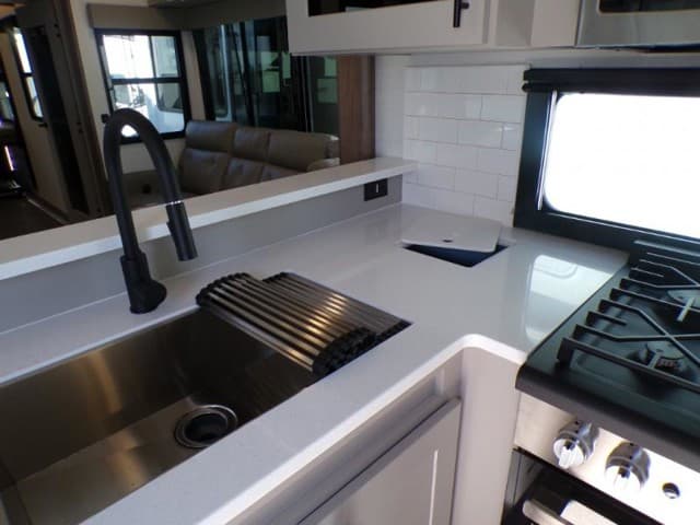 2026 Alliance RV 2026 Alliance RV Valor - thumbnail 42