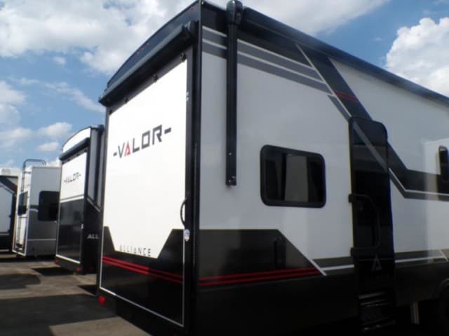 2026 Alliance RV 2026 Alliance RV Valor - thumbnail 4
