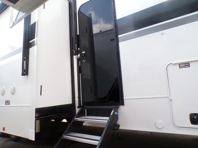 2026 Alliance RV 2026 Alliance RV Valor - thumbnail 13