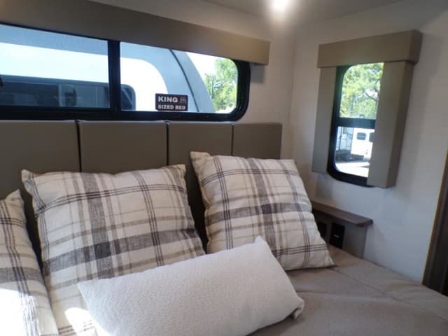 2026 Alliance RV 2026 Alliance RV Valor - thumbnail 40