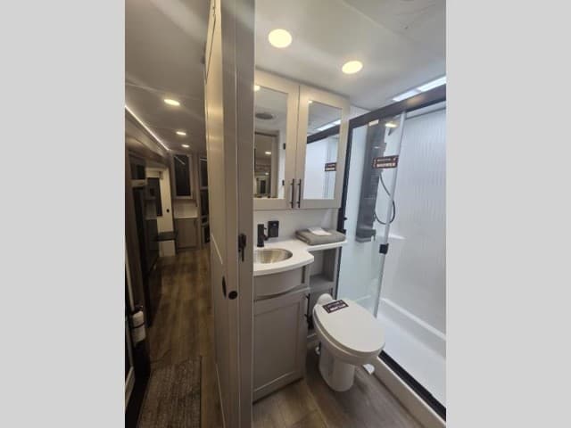 2026 Alliance RV 2026 Alliance RV Valor - thumbnail 12