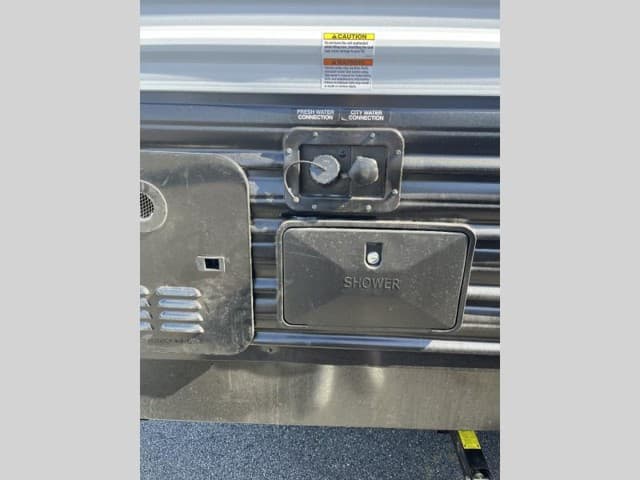 2025 Forest River 2025 Forest River Cherokee Wolf Den - thumbnail 7