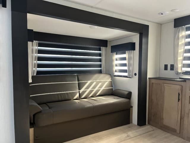 2025 Forest River 2025 Forest River Cherokee Wolf Den - thumbnail 10