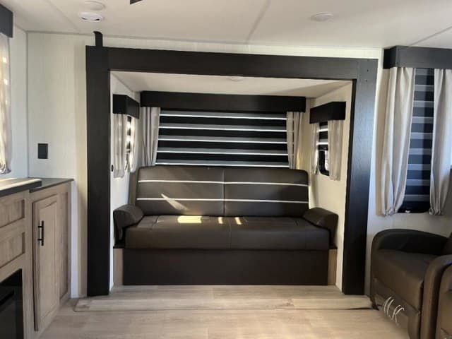 2025 Forest River 2025 Forest River Cherokee Wolf Den - thumbnail 12