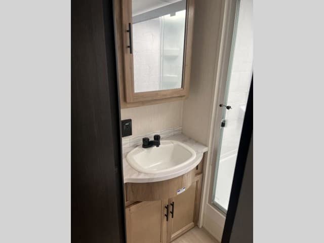 2025 Forest River 2025 Forest River Cherokee Wolf Den - thumbnail 26