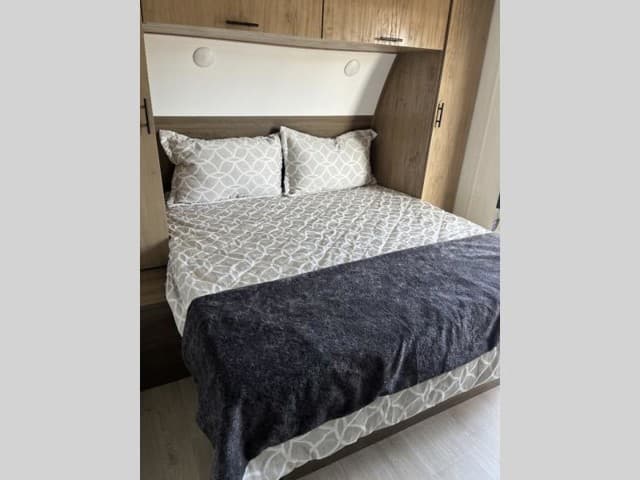 2025 Forest River 2025 Forest River Cherokee Wolf Den - thumbnail 28